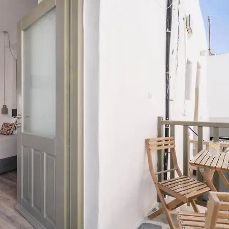Brand New Deluxe With Balcony Center Apartment
