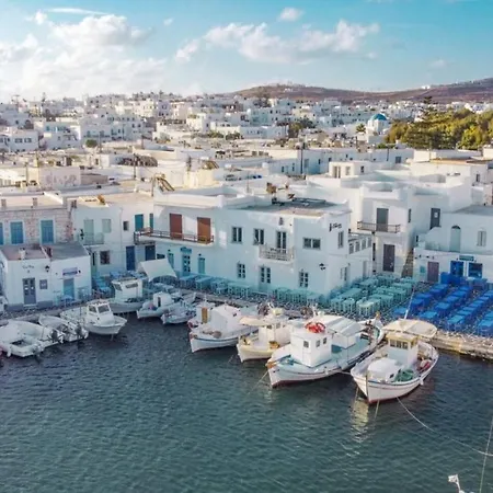 Brand New Deluxe With Balcony Center Apartment *