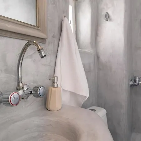 Brand New Deluxe With Balcony Center * Naousa (Paros)