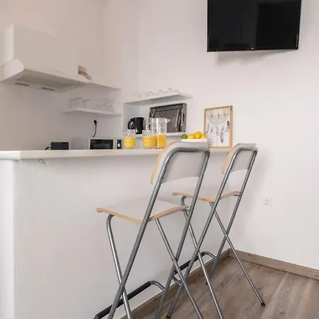 Brand New Deluxe With Balcony Center * Naousa (Paros)